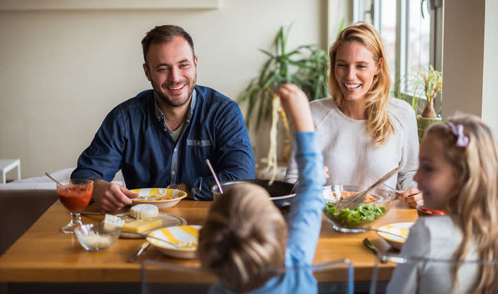 9 Scientifically Proven Reasons to Eat Dinner as a Family